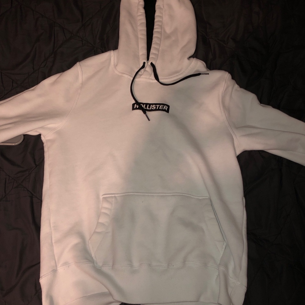 white hollister hoodie